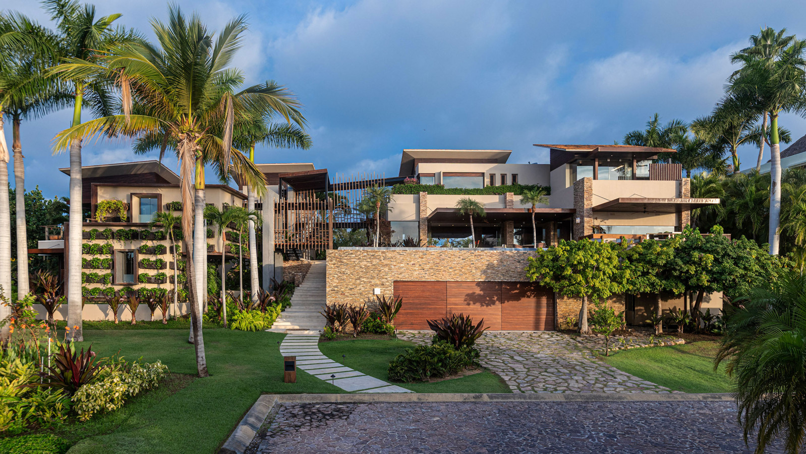 Casa Herradura – 6-Bedroom Golf-View Villa in Lagos del Mar, Punta Mita — space 45