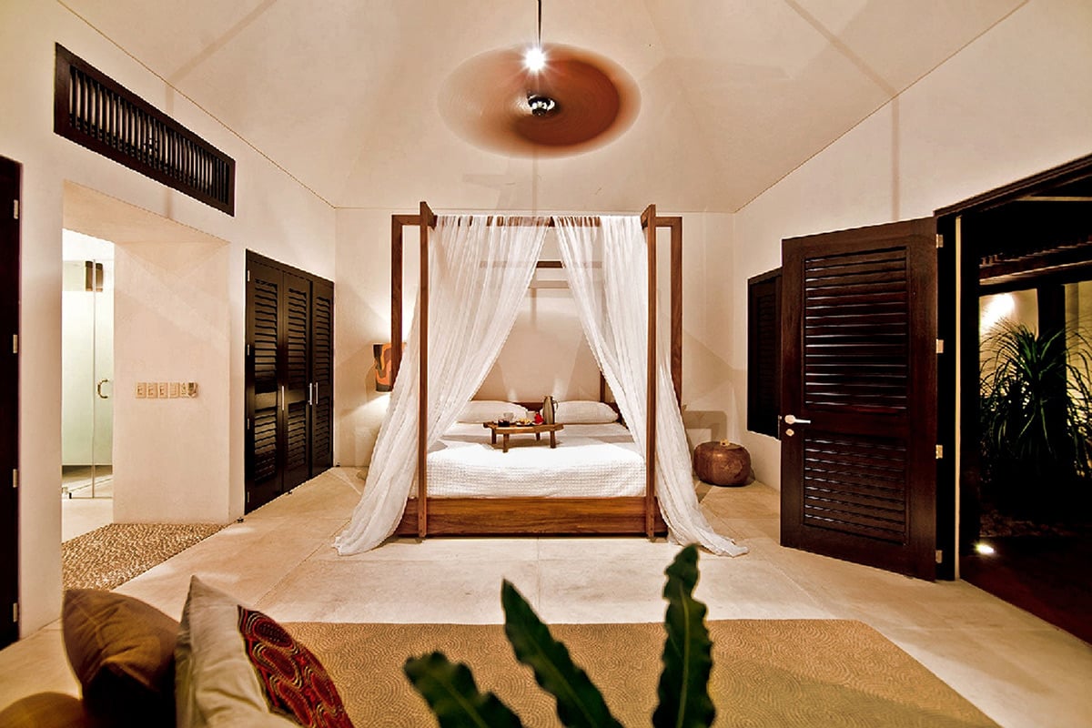 Casa Kalika – 6-Bedroom Ocean-View Villa in Lagos del Mar, Punta Mita — dining and entertaining area — luxury villa in Punta Mita
