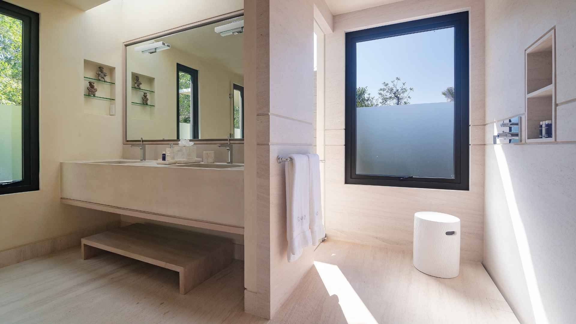 Casa Tesoro — space 42
