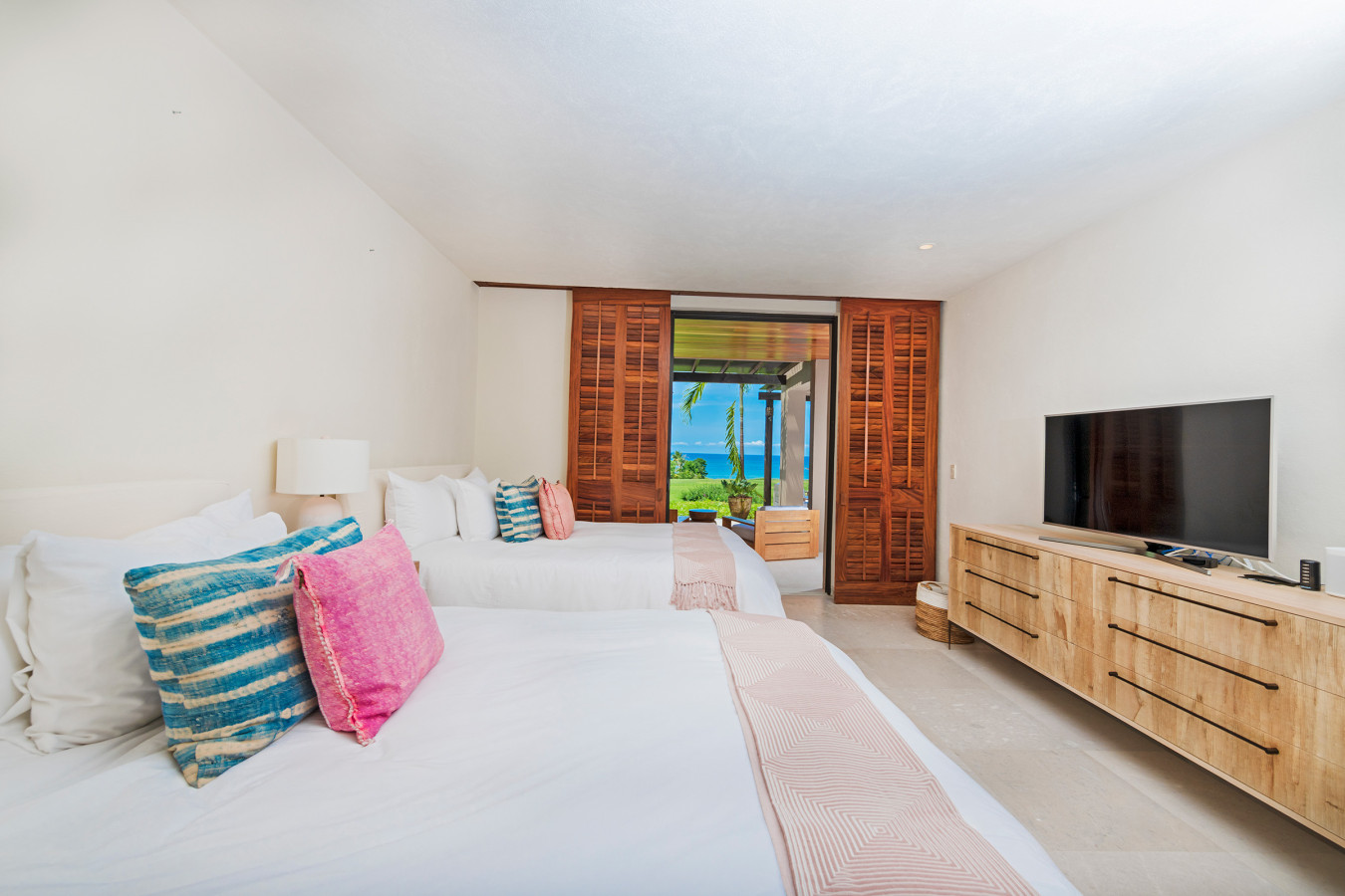 Condo Aquila — space 3