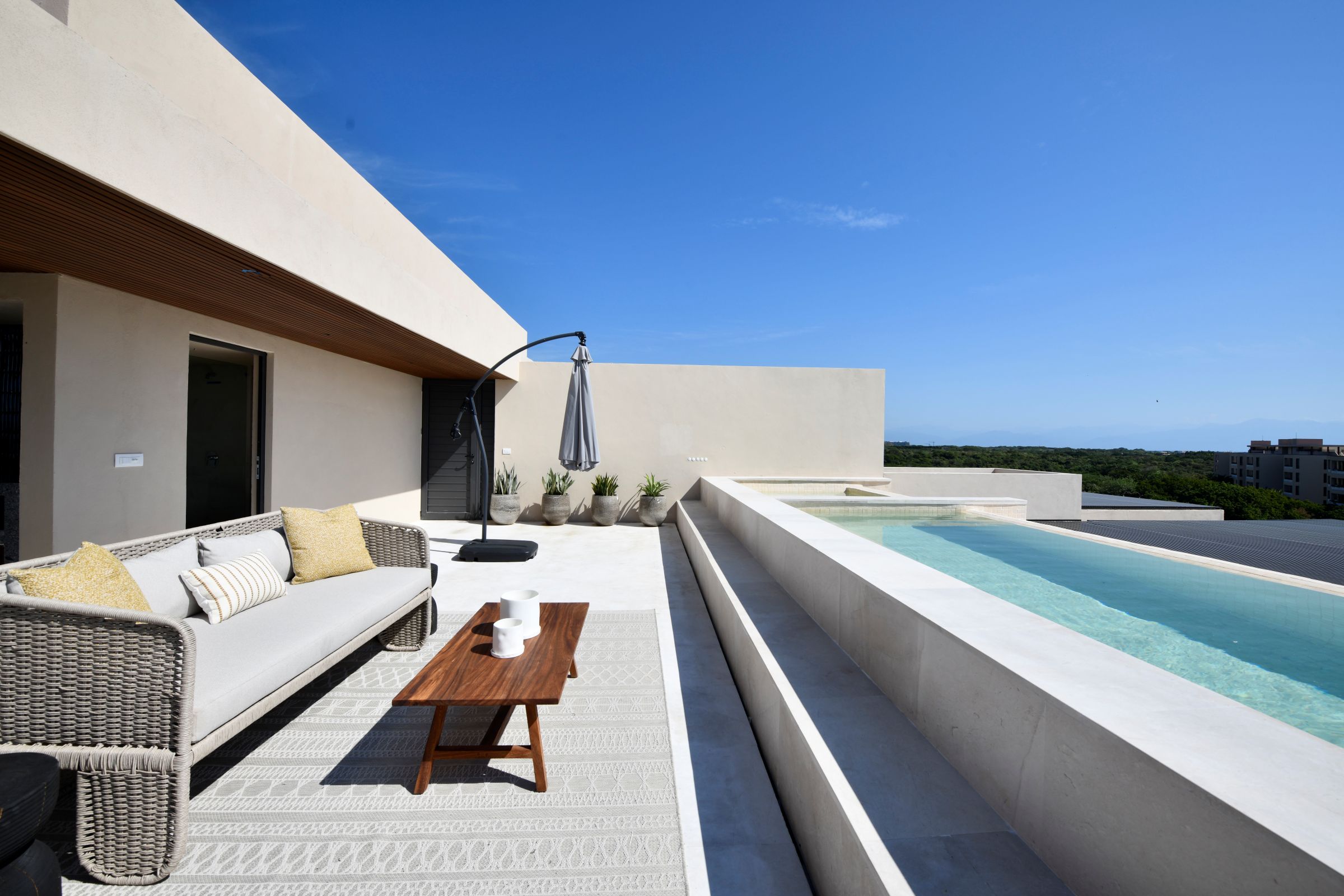 Rooftop Oasis — space 23