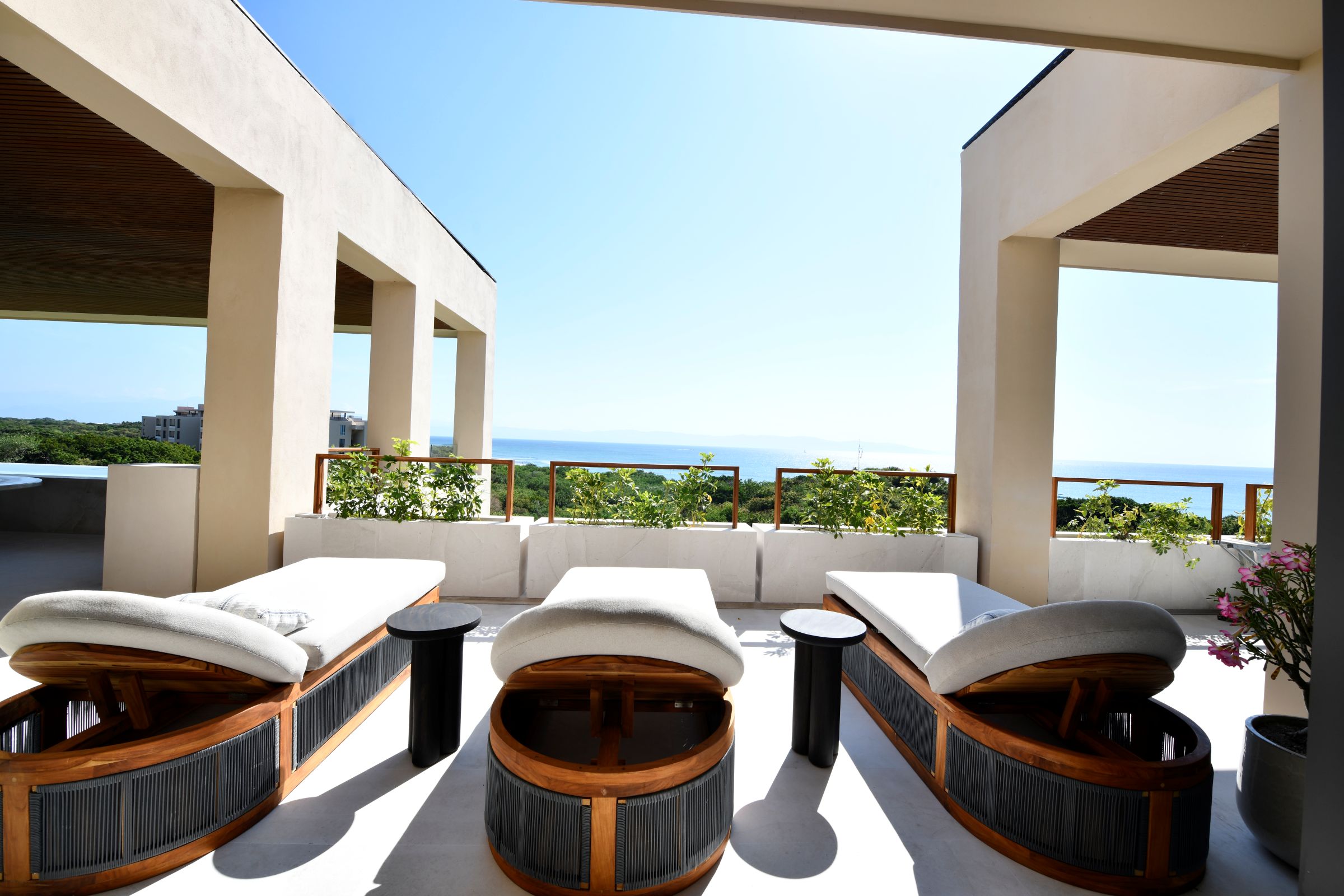 Rooftop Oasis — space 25